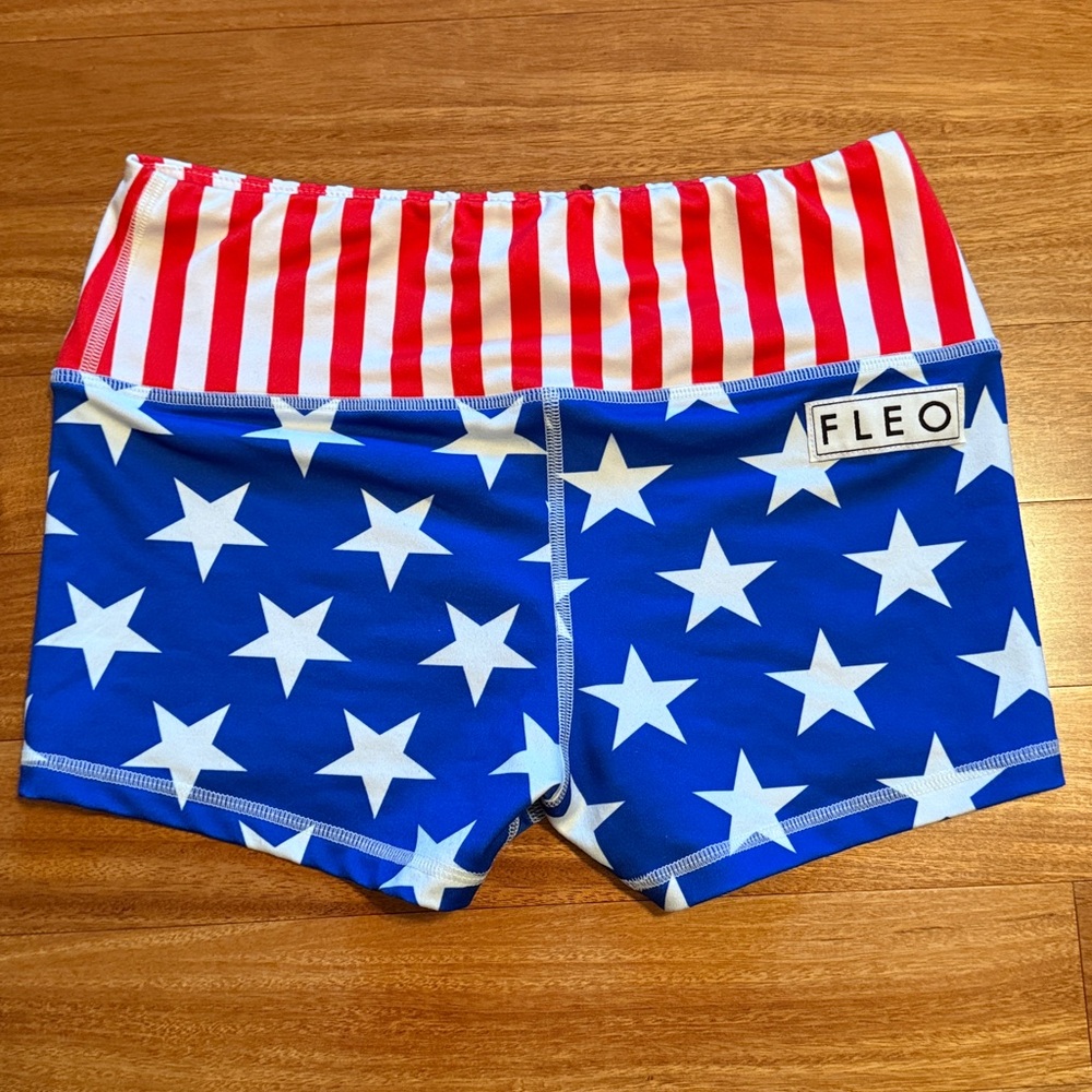 FLEO Shorts - Picture 2 of 7